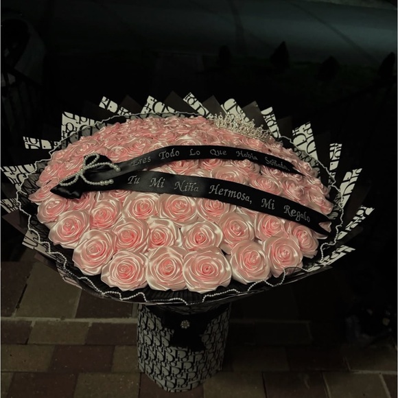 Elegant Pink Rose Bouquet